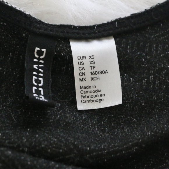 Divided Crop Top from H&M - White and Black Geometric Design, Size XS - Picture 6 of 8